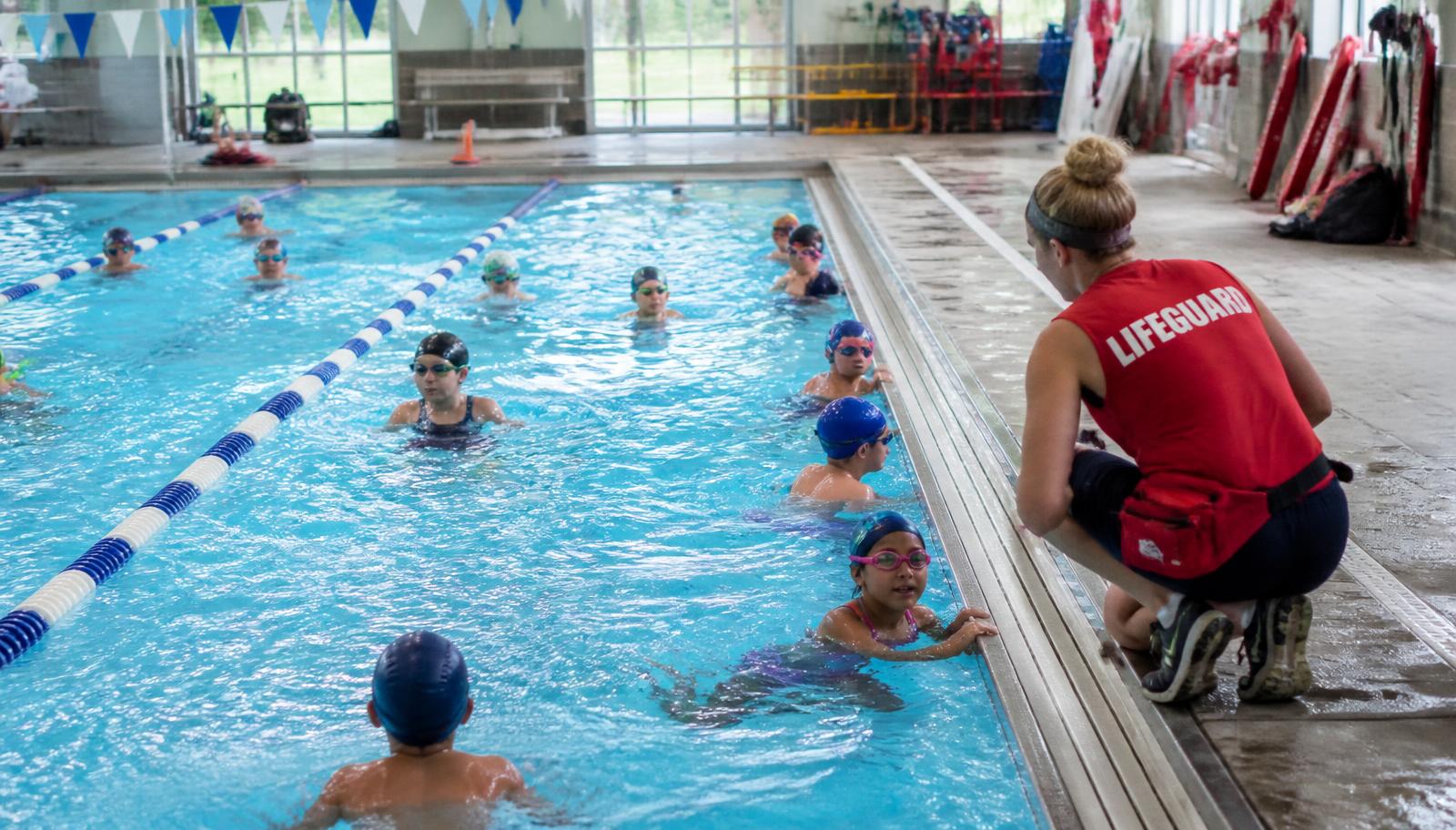 Aquatics program imagery for Learn to Swim — Level 2